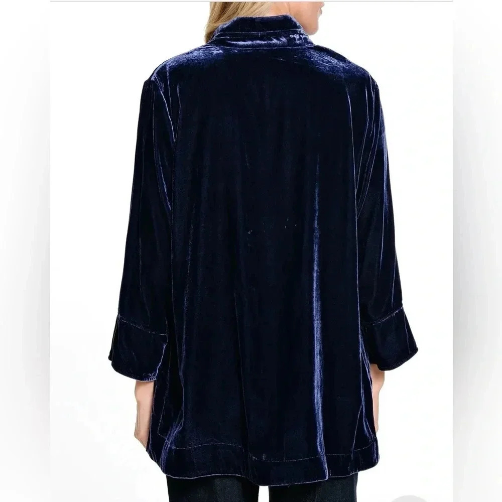 NWT John Mark Navy VELVET Wire Collar Button-Front M GORGEOUS 3/4 Sleeve - Picture 2 of 9